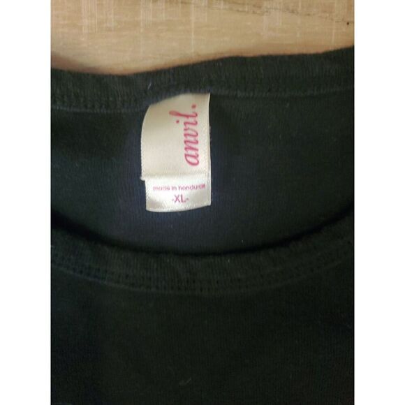 Women's "This B**%$h Doesn't Fall Off" Graphic Tee Size XL - Picture 3 of 5